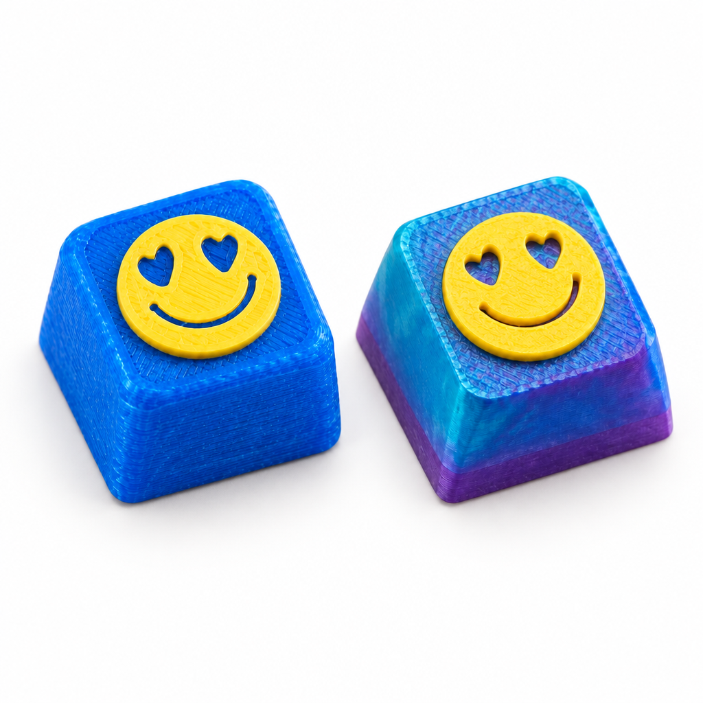Coverfoto met de blauwe en paars-blauwe smiley-keycaps samen