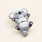 Koala toy op warm gebroken witte achtergrond