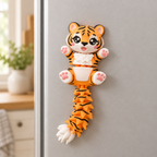 Tijger-magneet op een koelkast